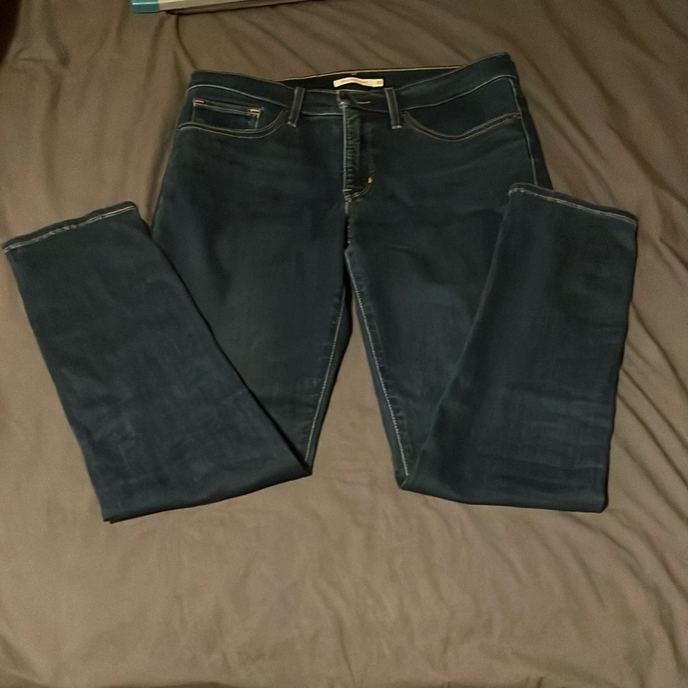 EUC Levi’s Dark Blue Wash 311 Shaping Skinny Jeans Size 30